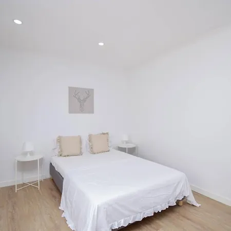 Apartment Laranjal 7 *